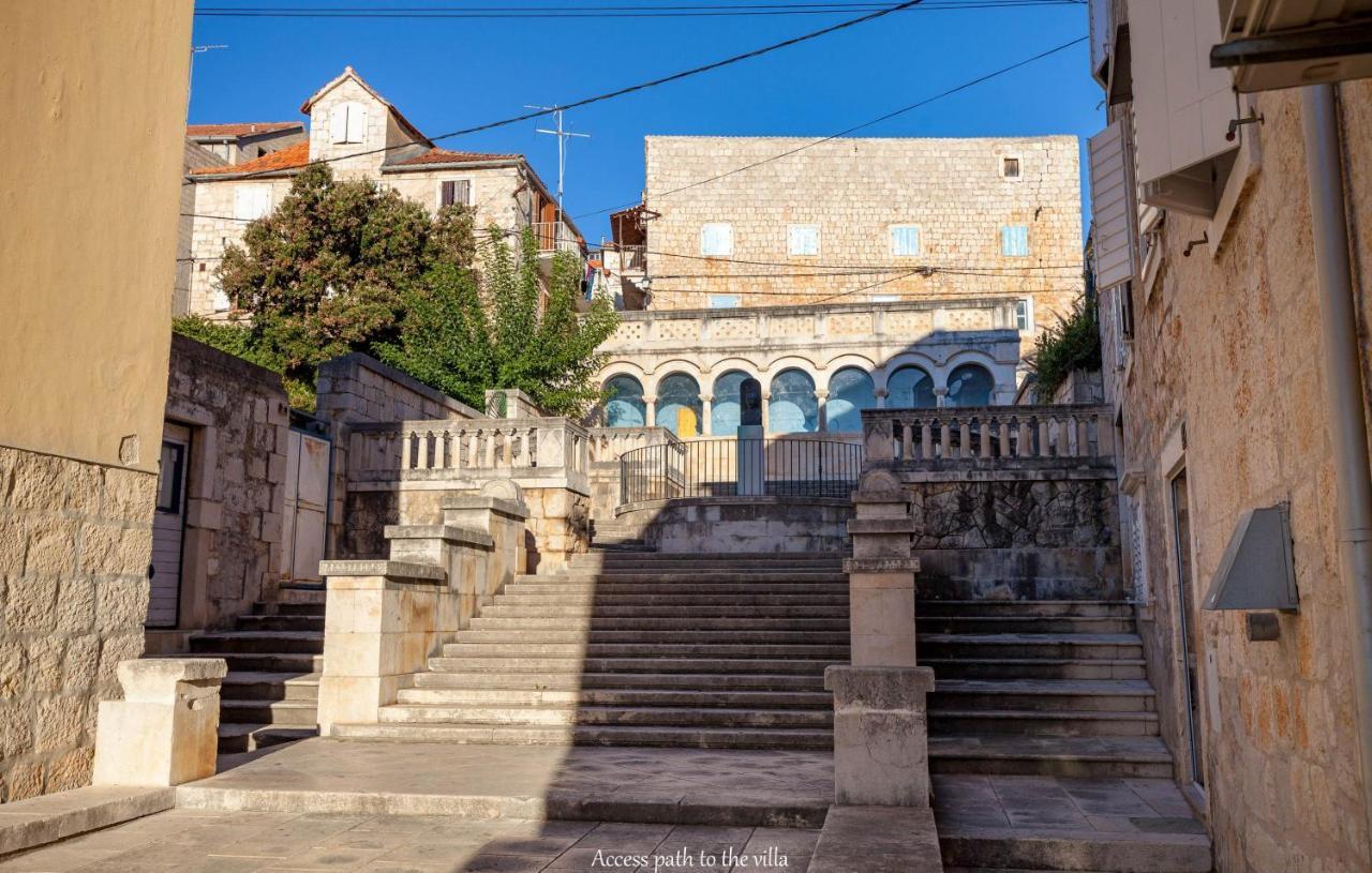 Villa Vicina Heritage Villa For 9,Milna - Close To Restaurants And Shops Экстерьер фото